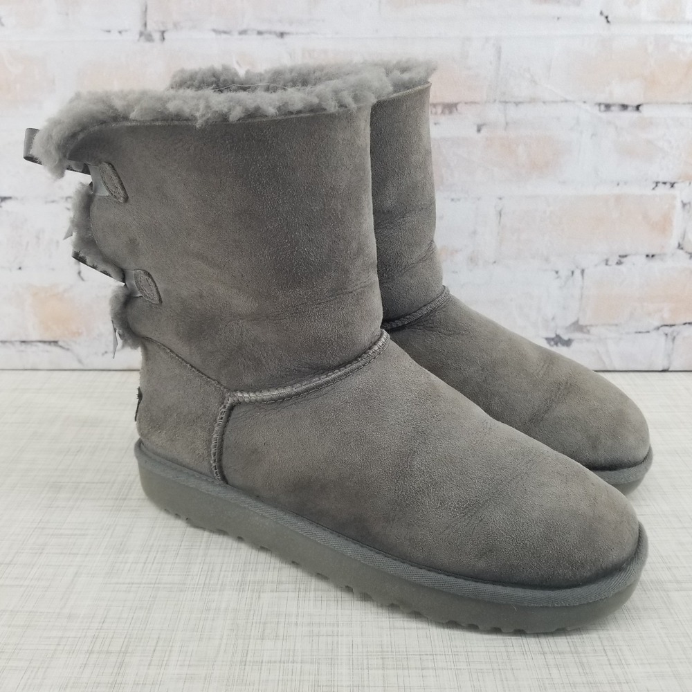 UGG Bailey Bow II Grey Skeepskin Suede Insultated Boot Women's Size 9 READ